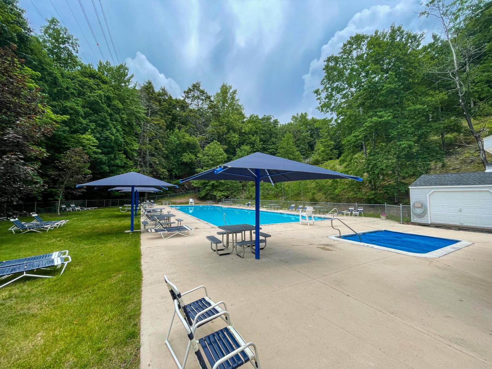Unique Roundhouse: Hot Tub-Game Room-Firepit&More! Bushkill Zewnętrze zdjęcie